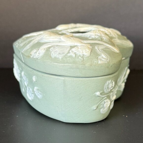 Schafer Vater Fairy & Floral  Heart Shape Jasperware Dresser/ Trinket Box - Picture 4 of 10